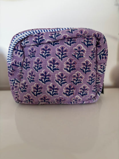 Scalloped Lilac Wash Bag