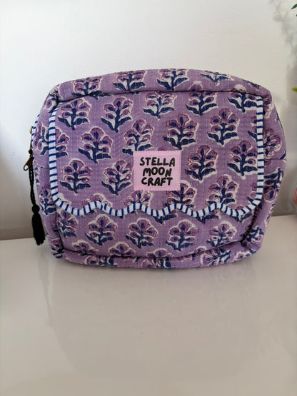 Scalloped Lilac Wash Bag
