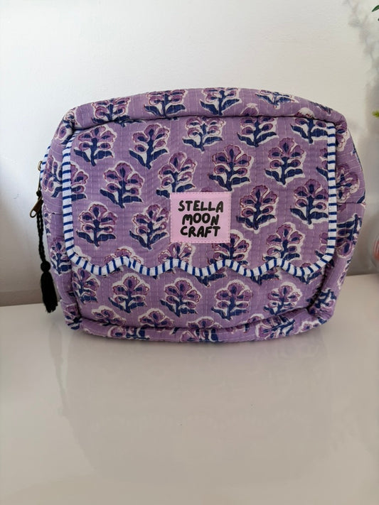 Scalloped Lilac Wash Bag